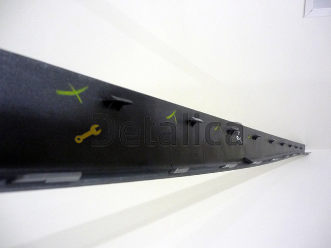 Пластиковая накладка на порог правая Ниссан Террано D10 оригинал