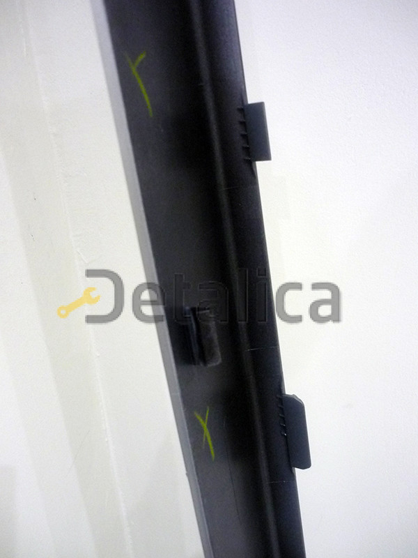 Пластиковая накладка на порог правая Ниссан Террано D10 оригинал