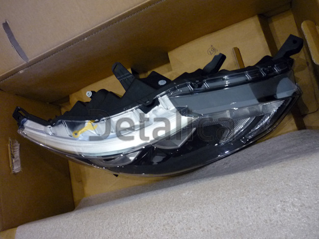 Фара передняя правая для Ниссан Кашкай J11 оригинал галоген диодная