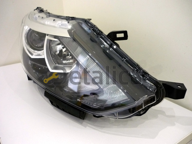 Фара передняя правая для Ниссан Кашкай J11 оригинал галоген диодная