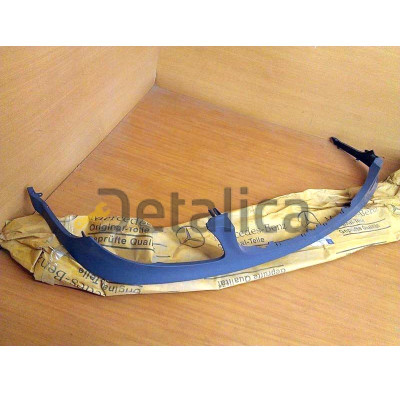 Накладка переднего бампера верхняя Мерседес Вито W639