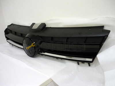 Решетка радиатора с хром молдингом для Фольксваген Гольф 7 от 2012 (Тайвань)