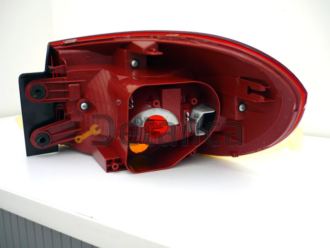 Фонарь задний внешний левый для Фольксваген Тигуан от 2011 (Depo)