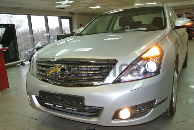 Фары для Ниссан Теана J32 тюнинг комплект Devil Eyes внутри чёрная биксенон