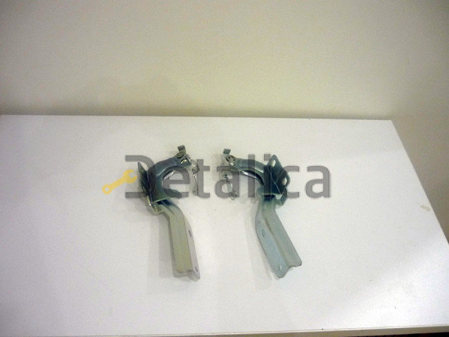 Петли капота для Ниссан Жук оригинал