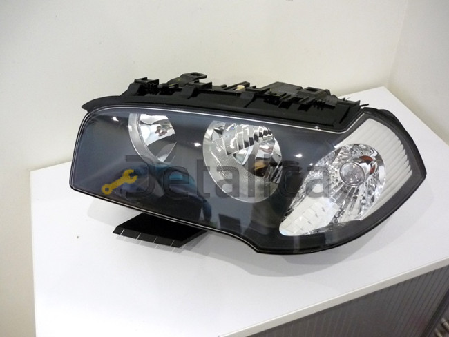 Фара левая для BMW X3 E83 внутри чёрная
