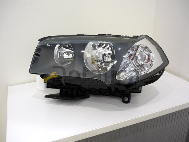 Фара левая для BMW X3 E83 внутри чёрная