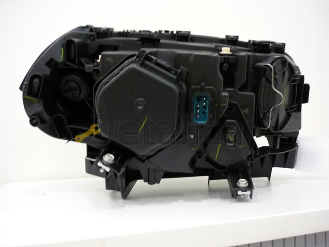 Фара левая для BMW X3 E83 внутри чёрная