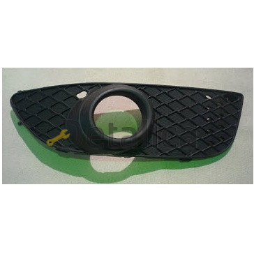 Решетка бампера передняя правая под противотуманку китай для митсубиси лансер от 2007