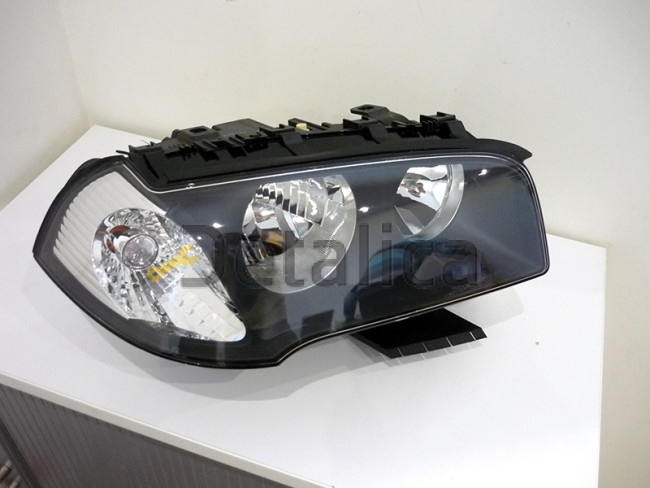 Фара правая для BMW X3 E83 внутри чёрная